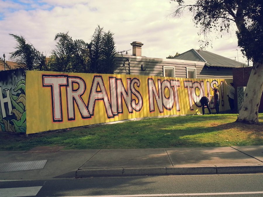 Hoddle St Mural: Trains Not Tolls