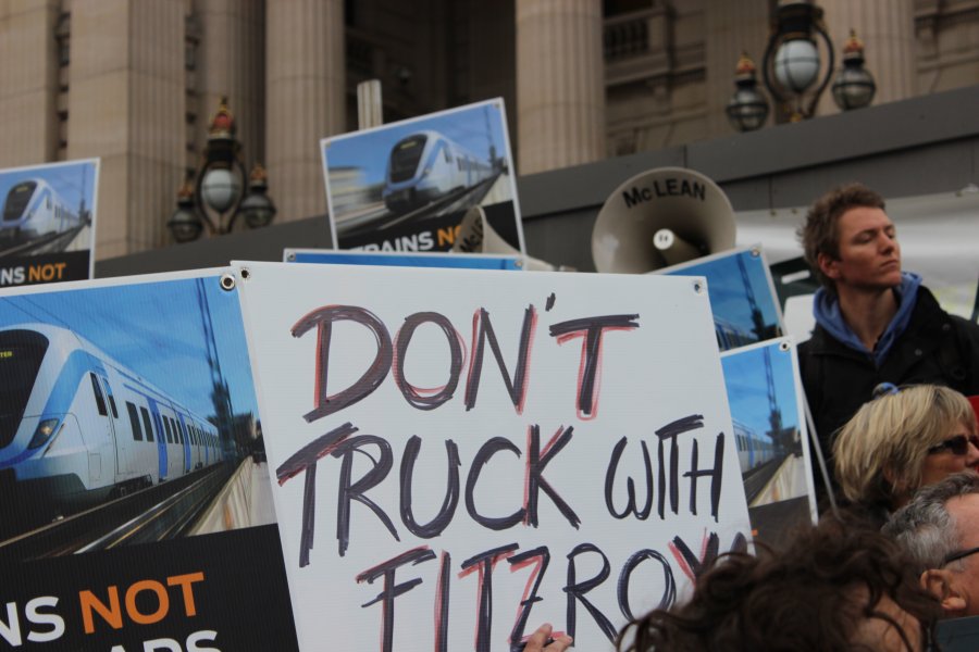 Don\'t truck with Fitzroy! Trains Not Tolls Rally at Parliament House - 20 August 2013