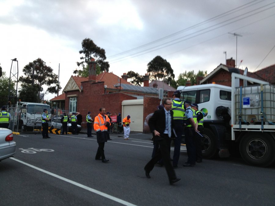 Tunnel Picket: Day 7 - When the sun sets over Carlton