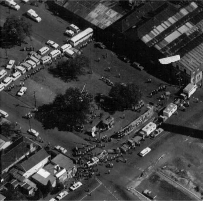 Alexandra Parade Protests, April 1977 - aerial shot showing the resident barricades, the "brick in", Citizens Against Freeways 24 hour office and a quite large police presence.