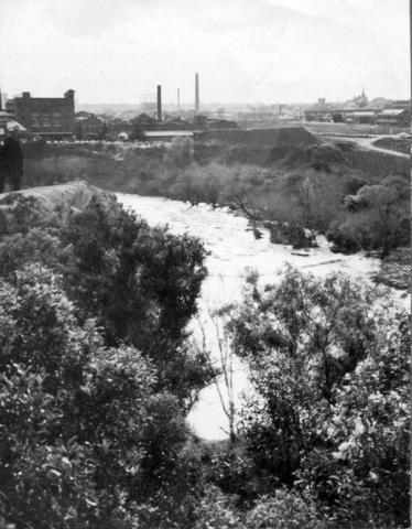 Dight's Falls in the 1970s. A view from the Studley Park side of the Yarra showing Dight's Falls in the foreground, probably taken while freeway construction was underway. 